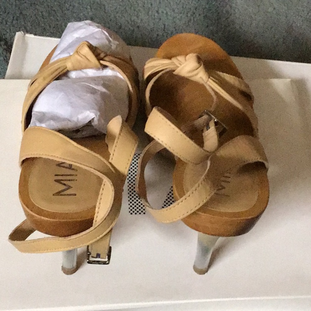 Sandals - Picture 5 of 6